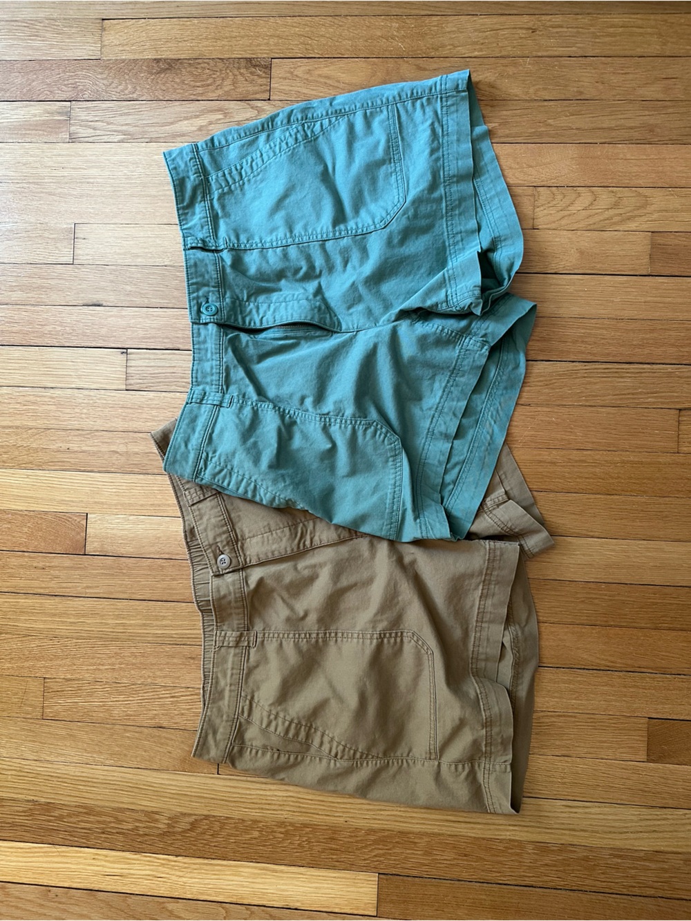 Old Navy Green and Brown Chino Shorts Size XL GUC